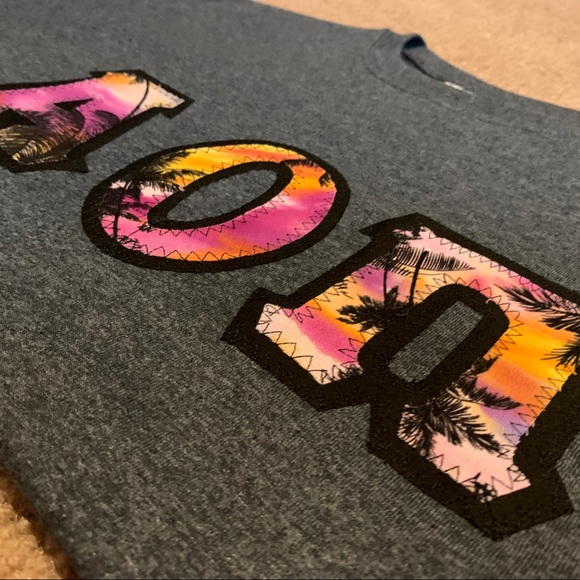 AOII Letters Shirt - Picture 3 of 3